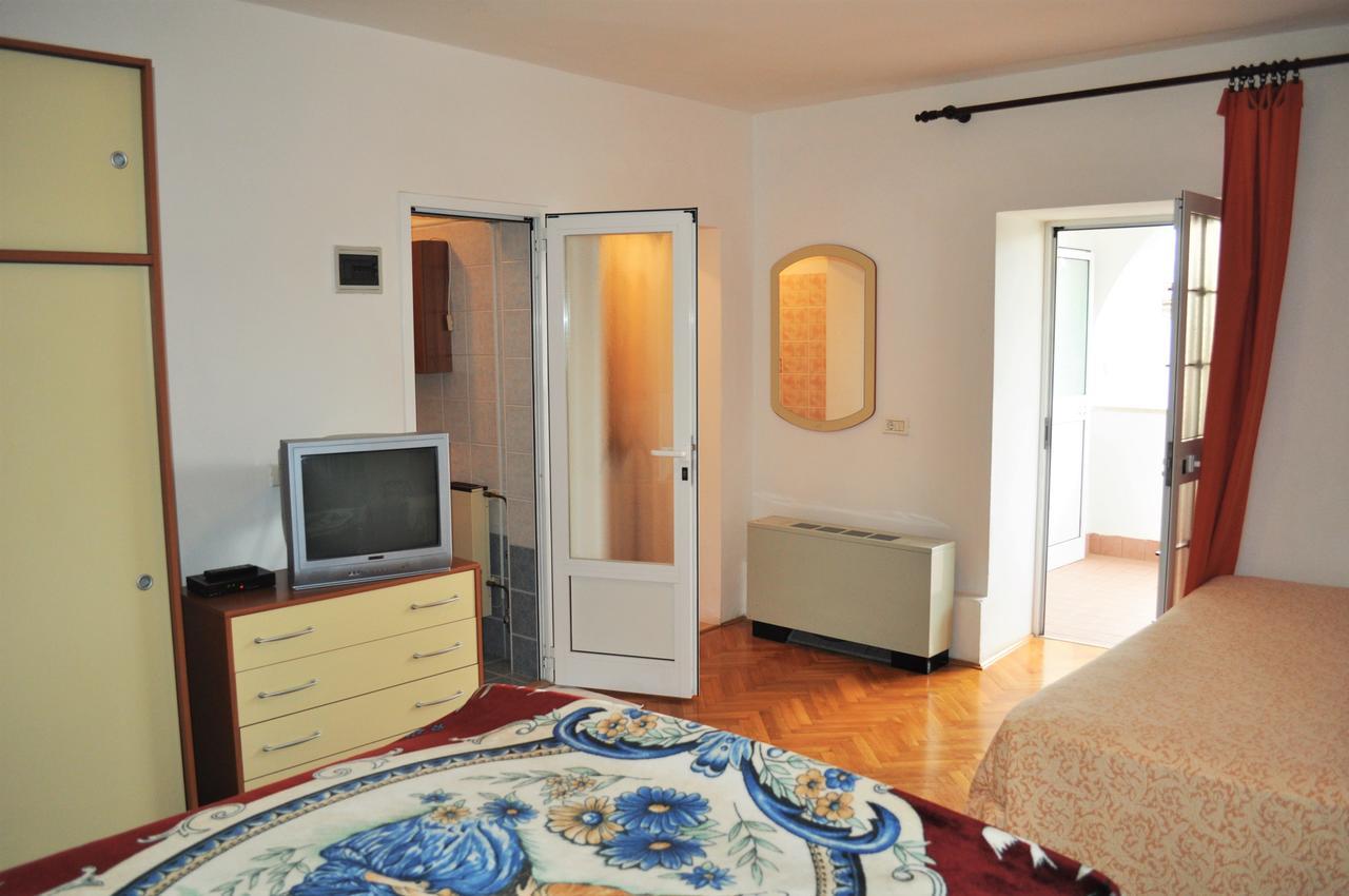 Tri Srca Apartments & Rooms 冯塔纳 外观 照片